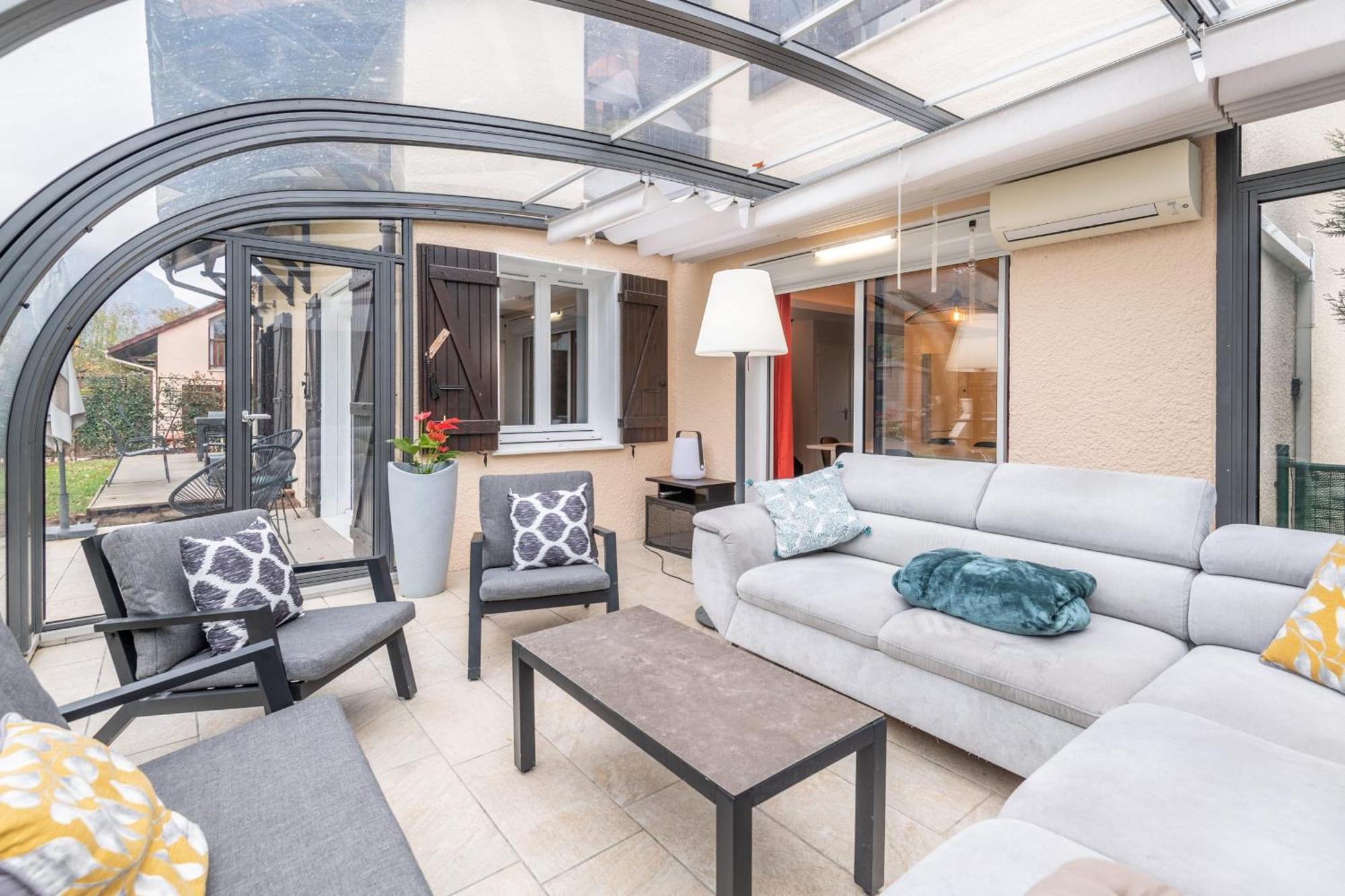 Alpiloc - Town House With Garden And Winter Lounge Vakantiehuis *
